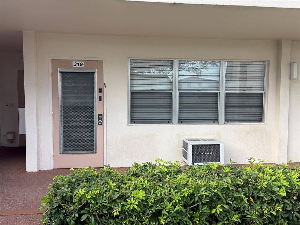 Deerfield Beach, FL 33442,319 Farnham P #319