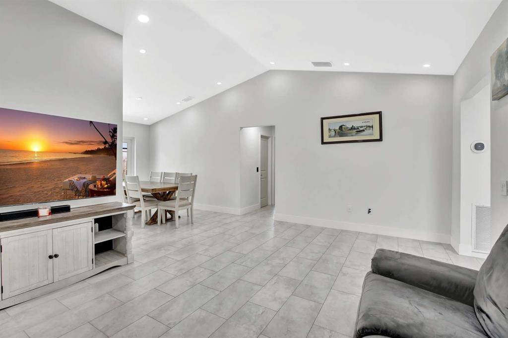 Sunrise, FL 33323,11831 NW 38th Pl