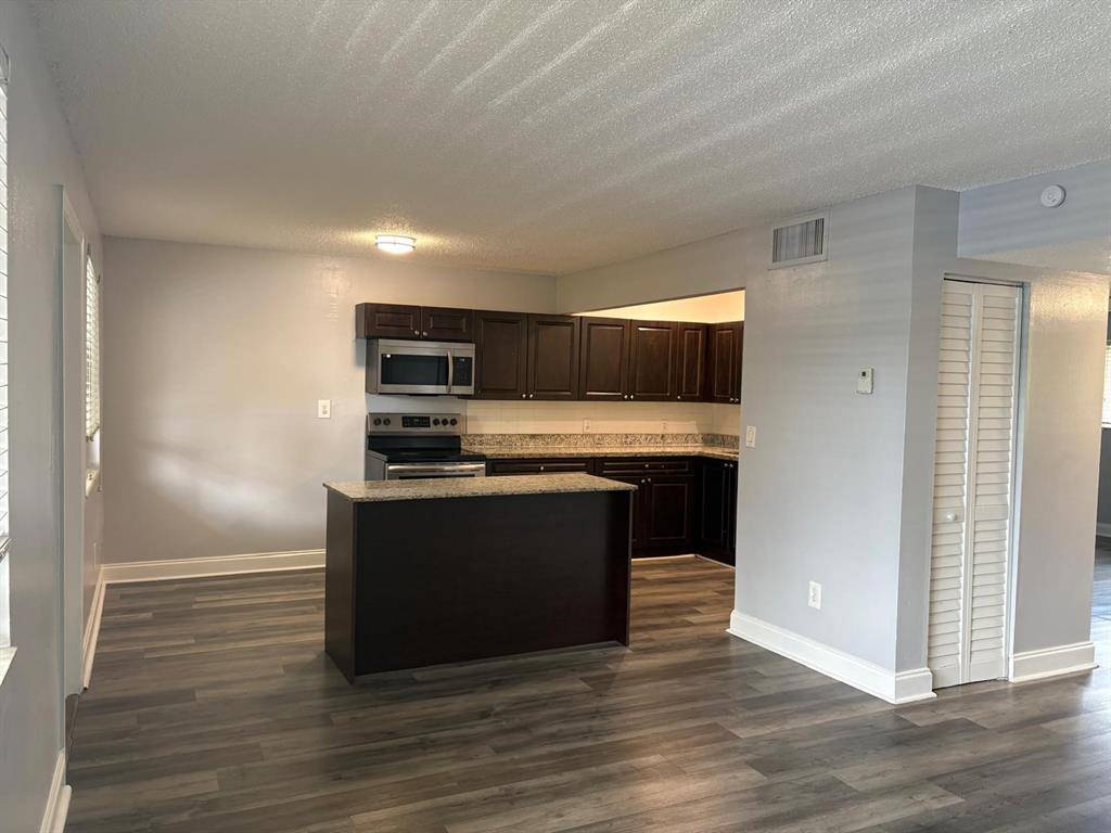 Sunrise, FL 33313,1700 NW 58th Ter #2W