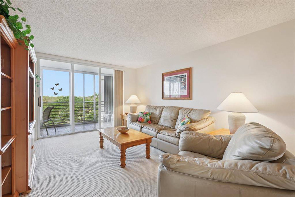 Pompano Beach, FL 33069,3503 Oaks Way #510