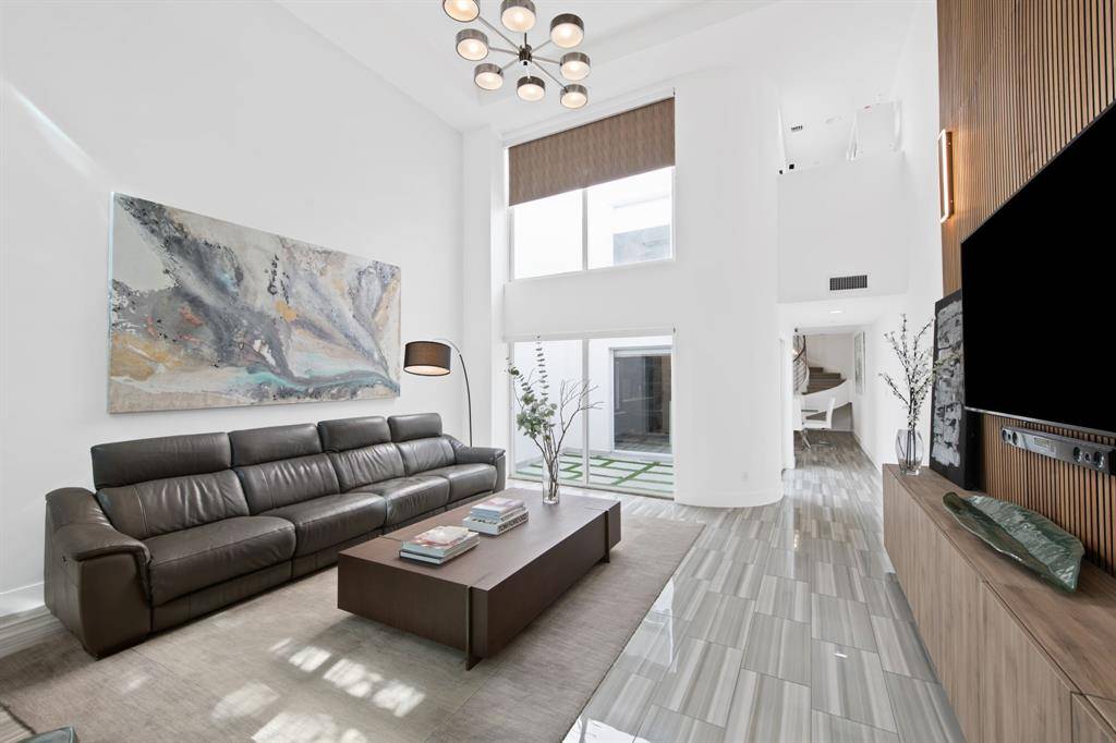 Fort Lauderdale, FL 33304,910 NE 16th Ter #2