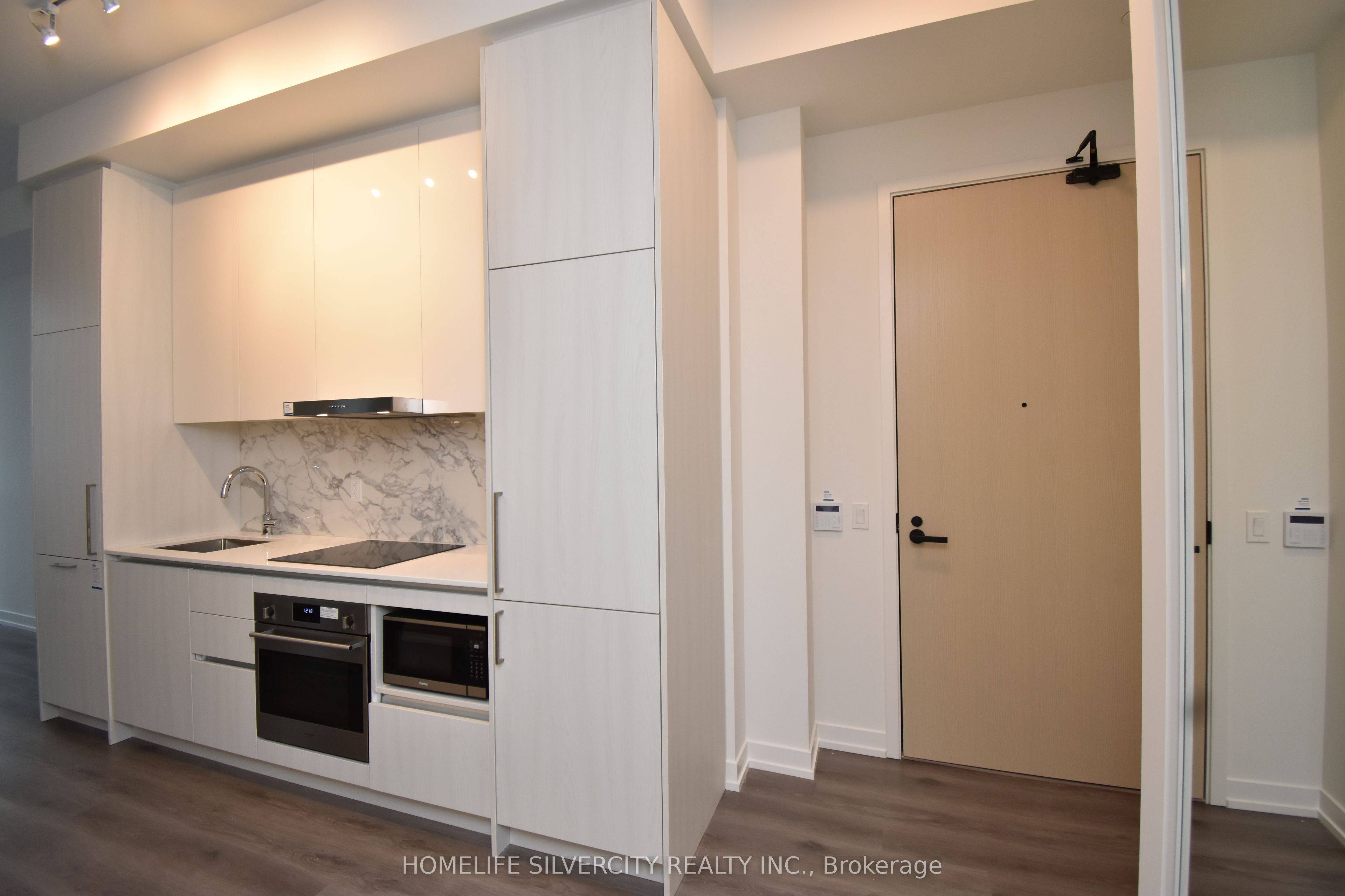 Vaughan, ON L4K 0R1,225 Commerce ST #1608