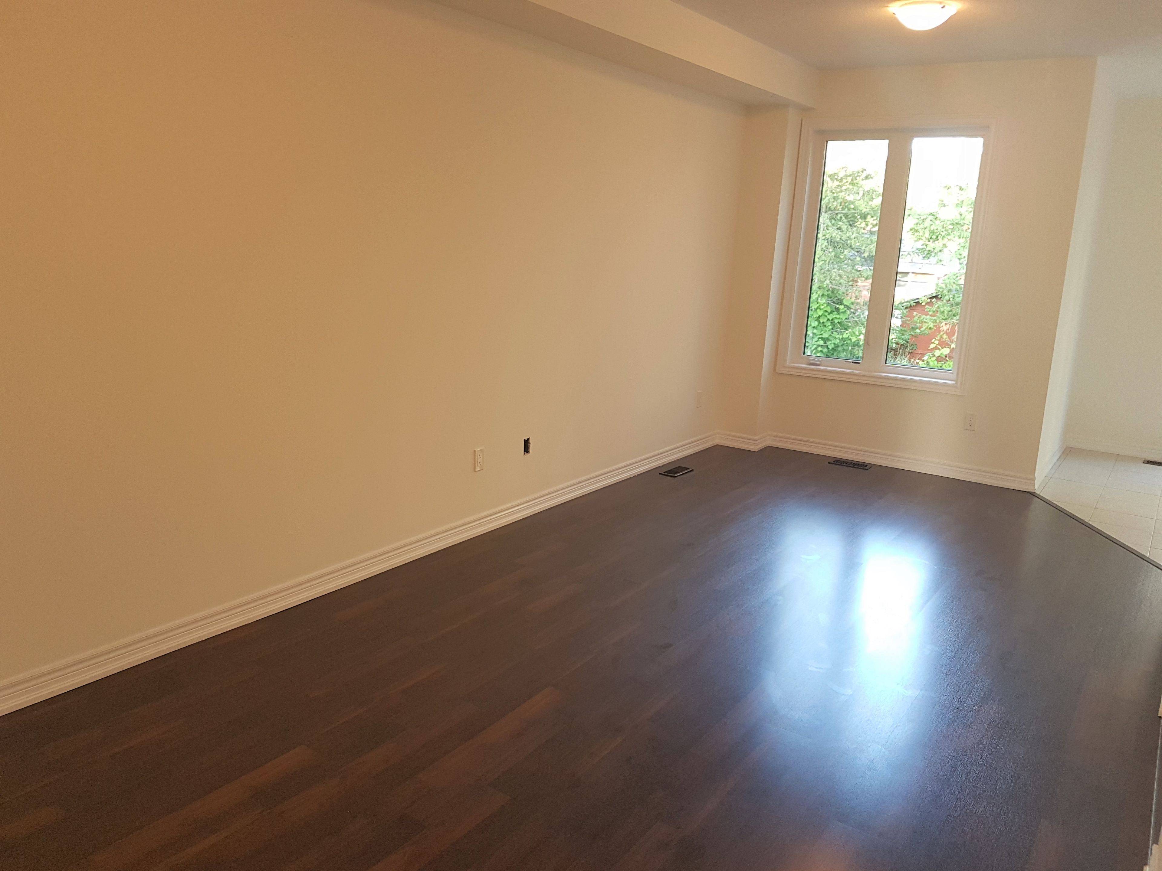 Essa, ON L4M 1B4,38 Greenwood DR