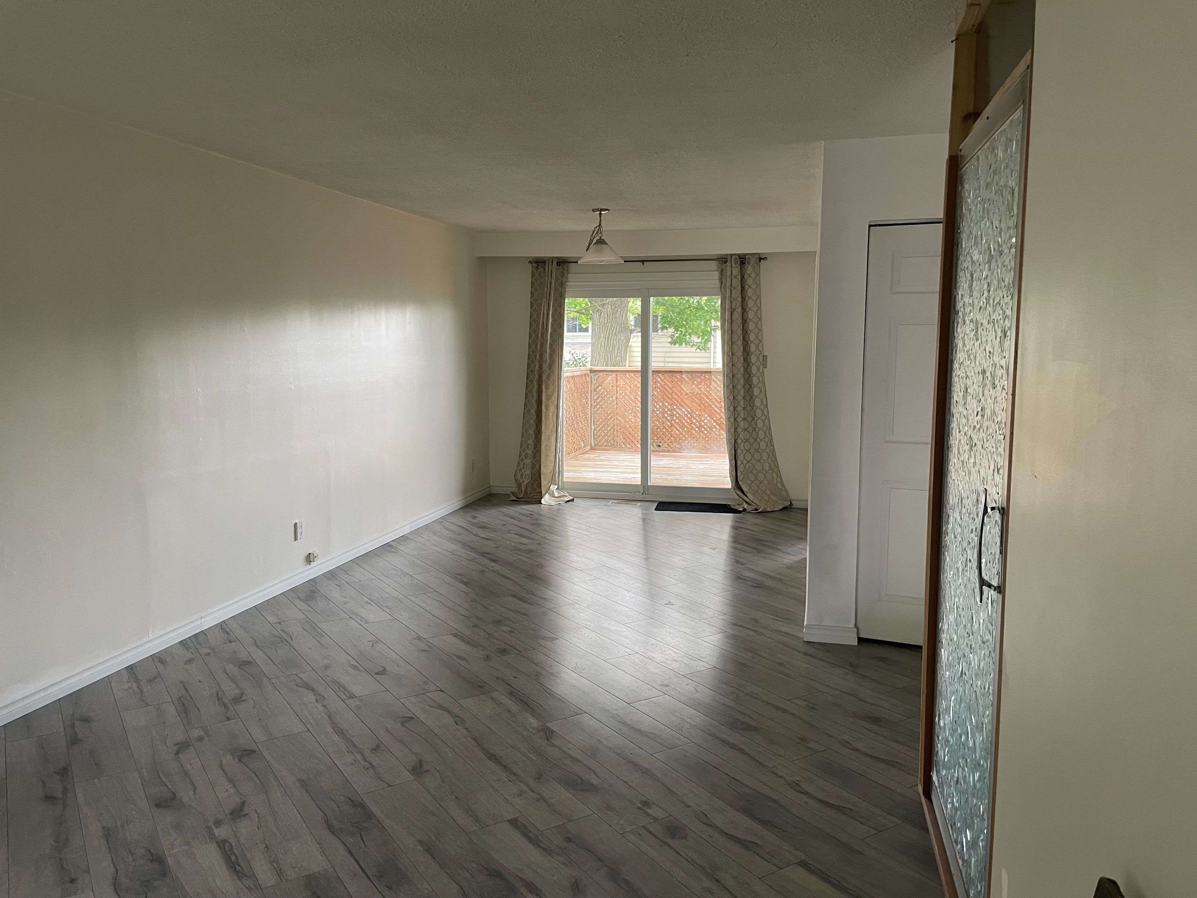 Barrie, ON L4M 5A4,6 Wall CT #Main