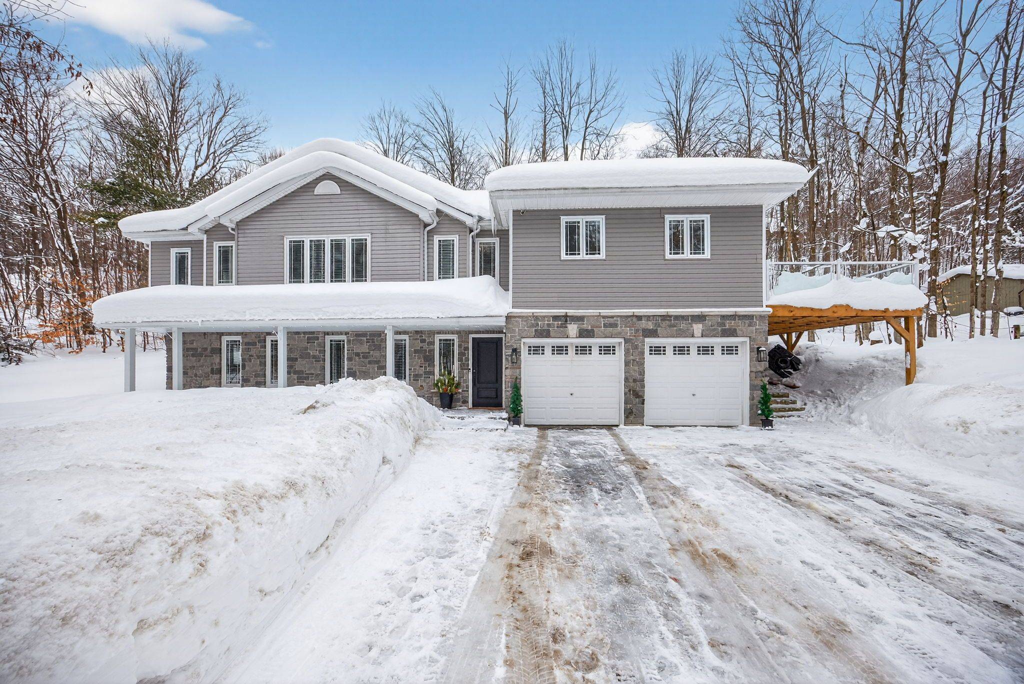 Oro-medonte, ON L0K 1E0,135 Huronwoods DR