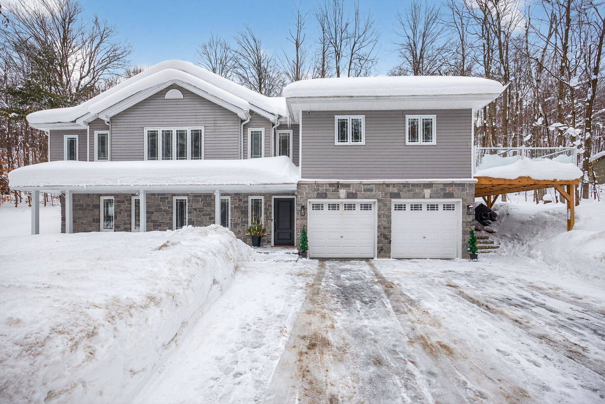 Oro-medonte, ON L0K 1E0,135 Huronwoods DR