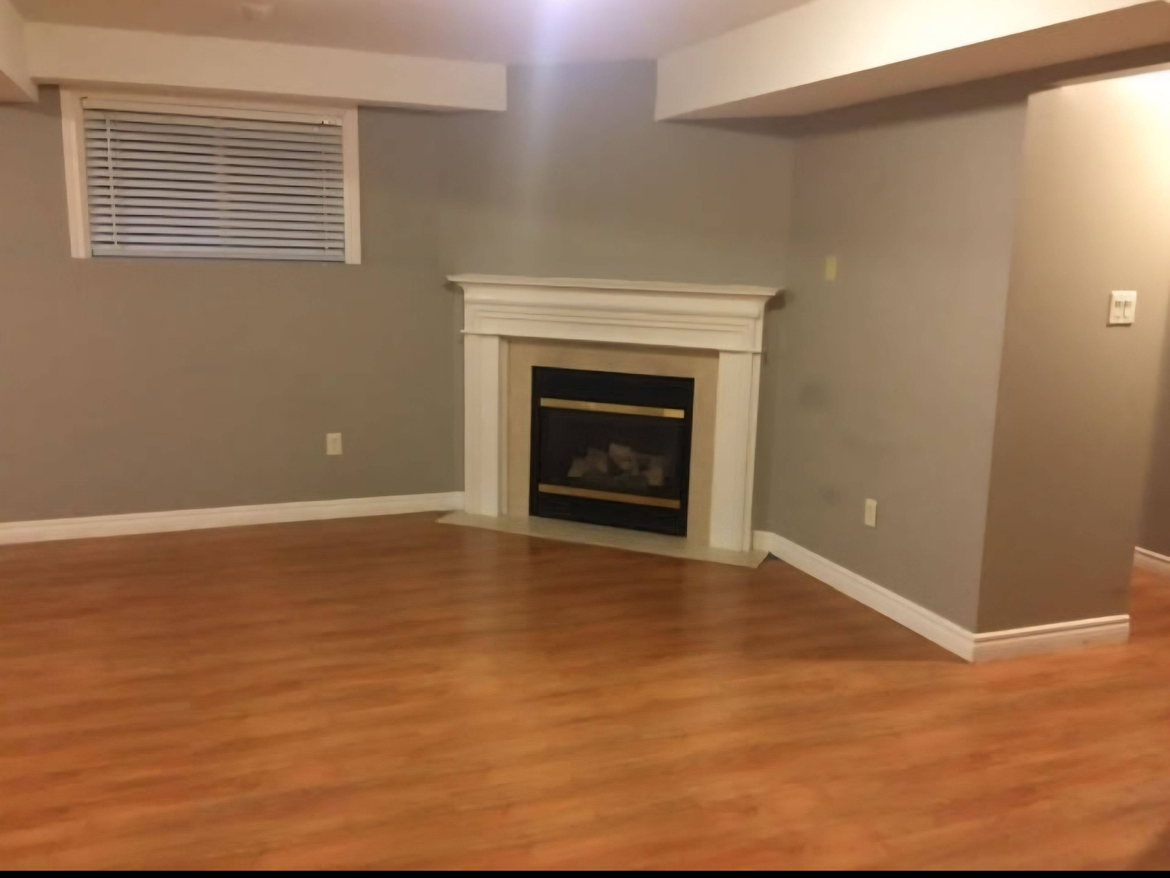 Barrie, ON L4N 0E6,8 Heritage CT #Lower