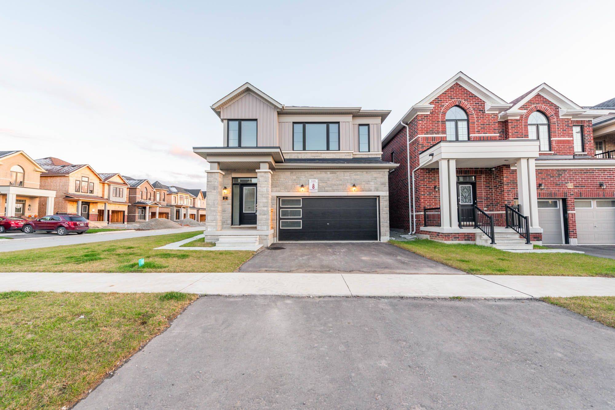 Barrie, ON L9S 2Z8,19 Valleybrook RD #Upper