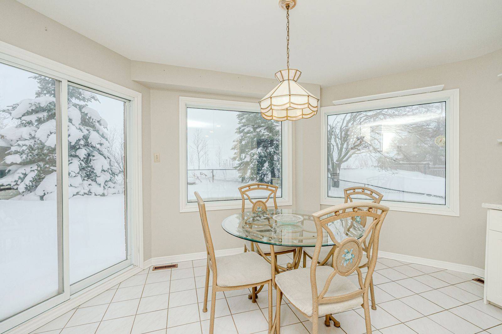 Barrie, ON L4N 6Z8,39 Grasett CRES