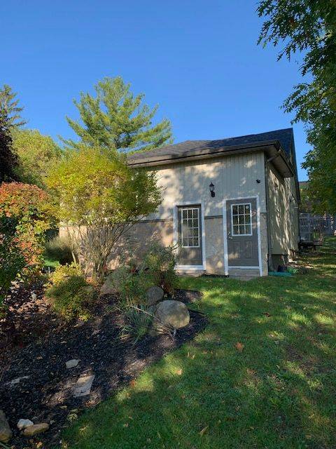 Barrie, ON L4N 1M7,32 Grove ST W #1, 2, 3