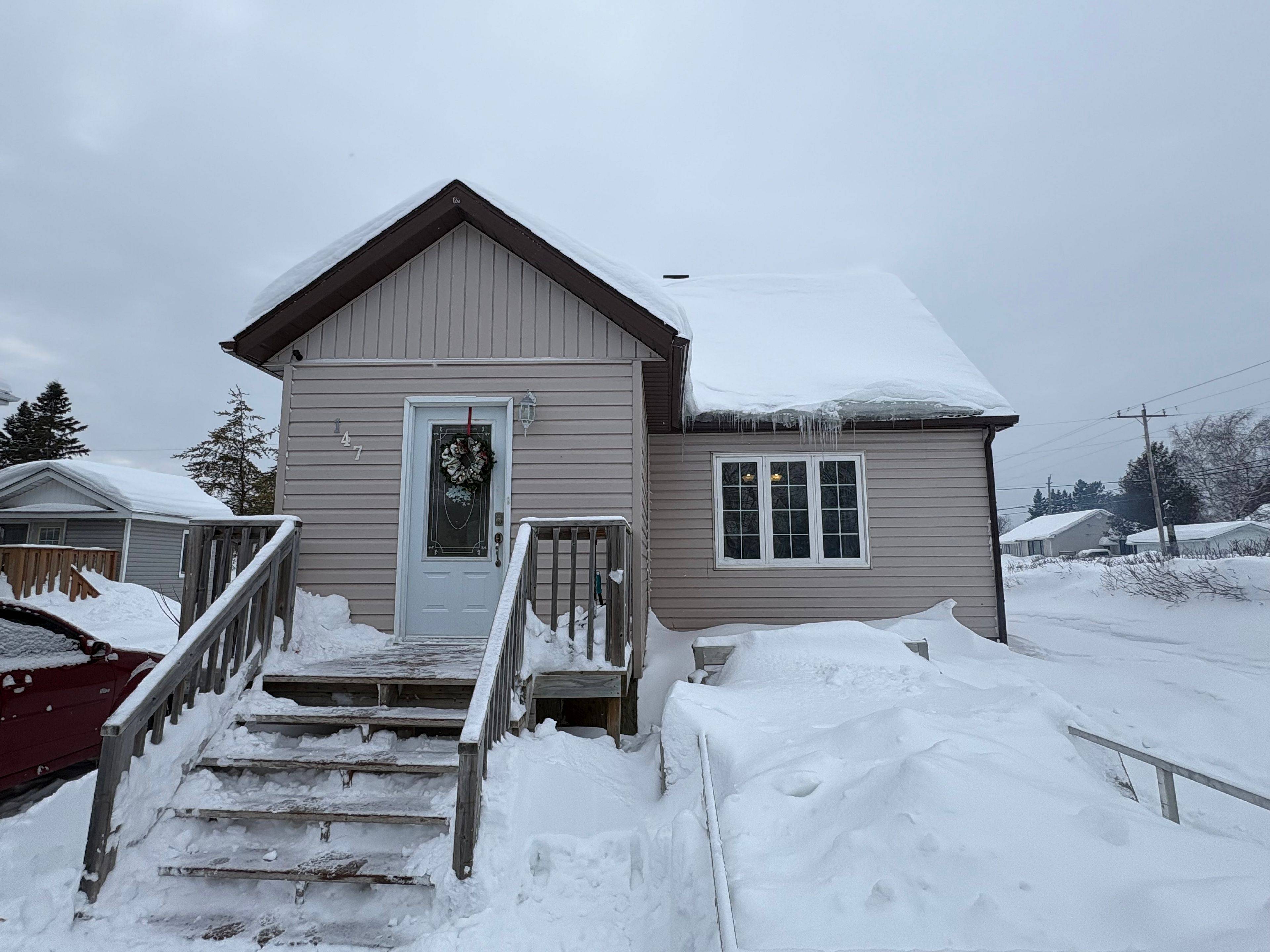 Cochrane, ON P0L 1C0,147 Fifteenth AVE