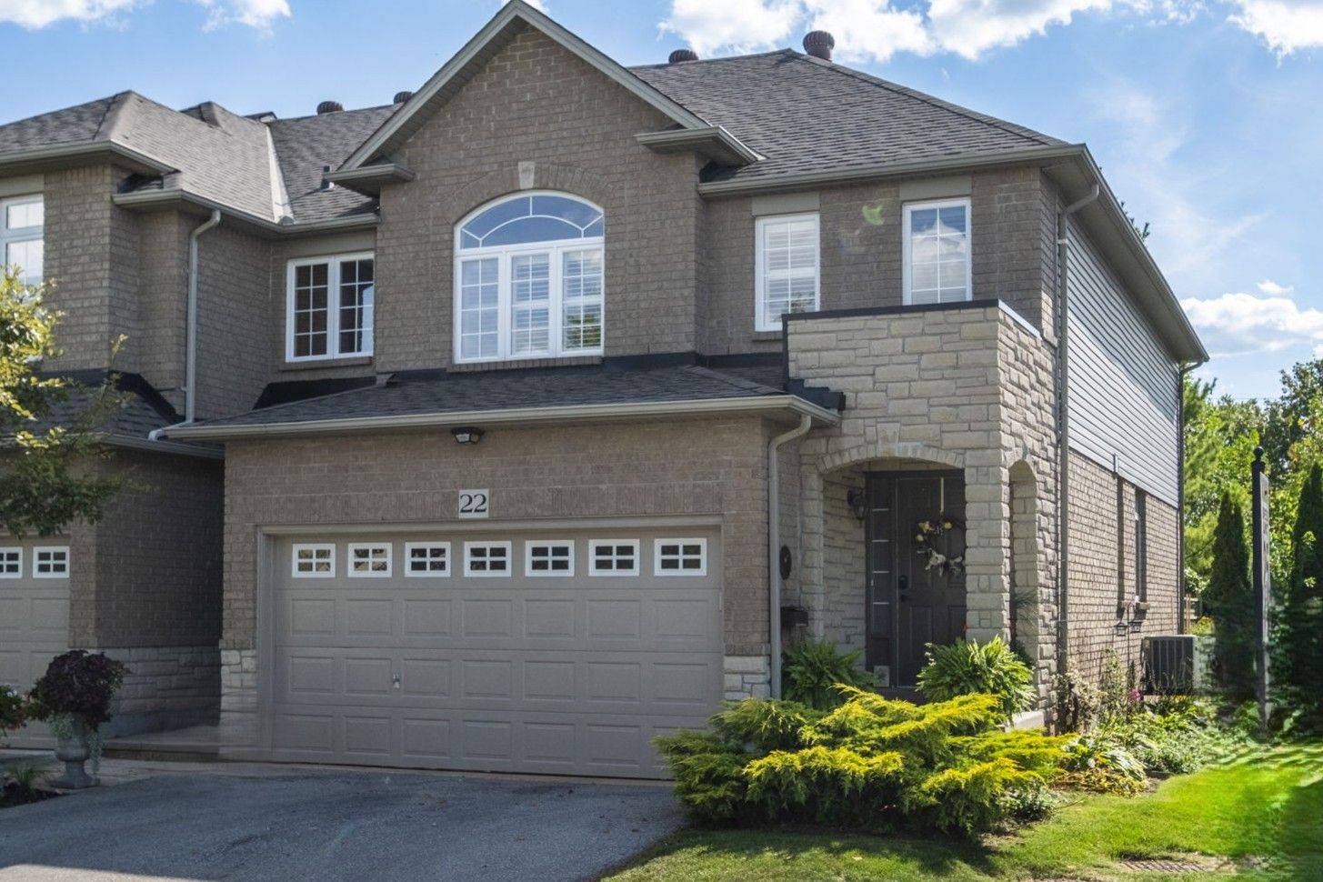 Milton, ON L9T 6E3,130 Robert ST #22