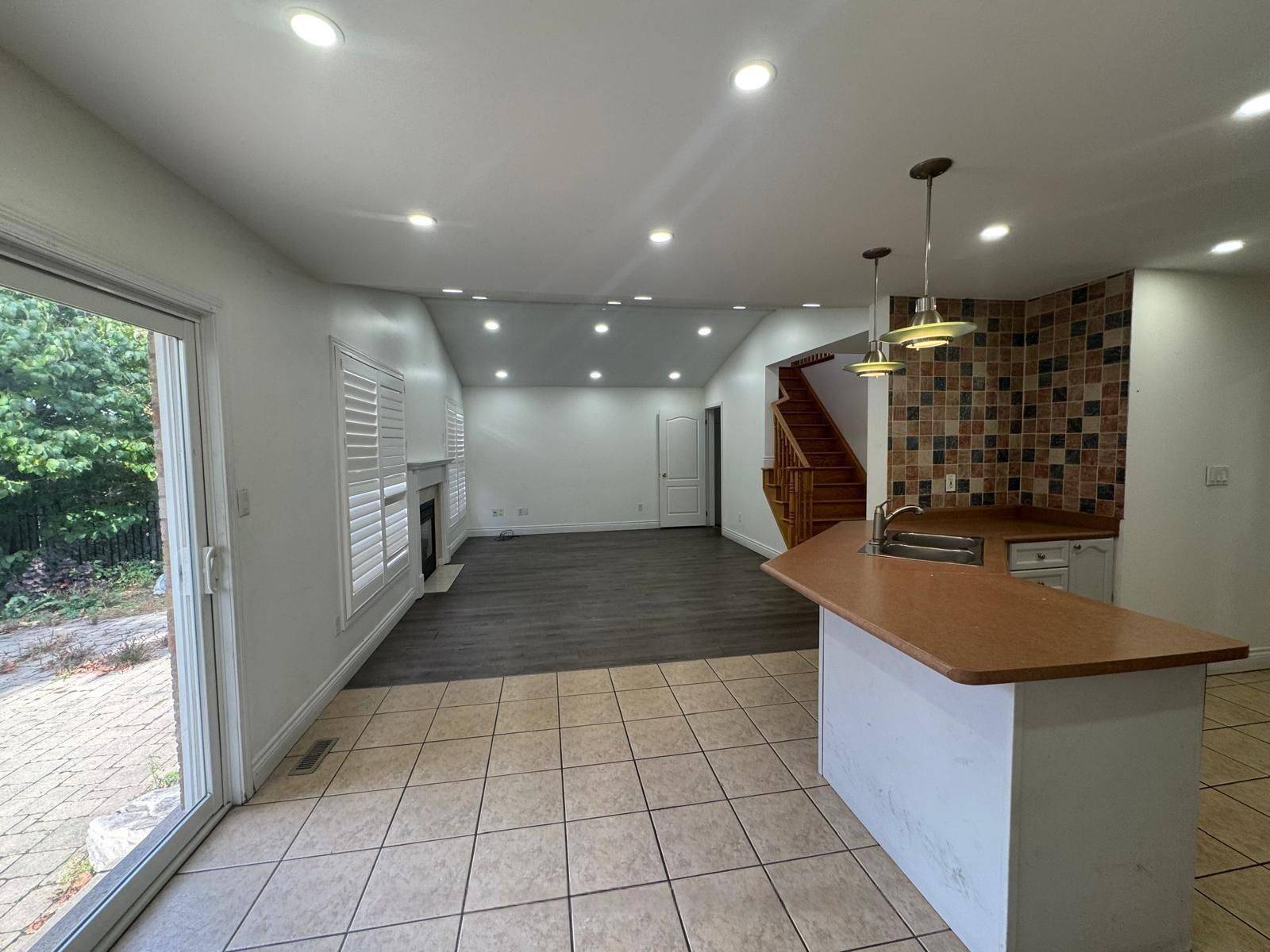 Milton, ON L9T 6A3,1684 Norris CIR