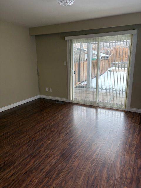 Mississauga, ON L5B 2L4,2502 Trident AVE