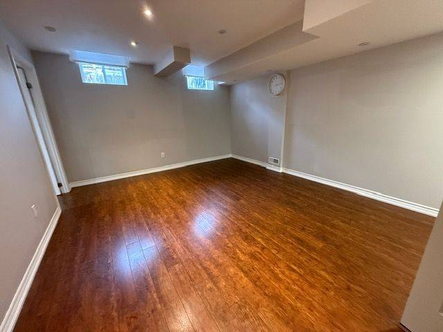 Milton, ON L9T 8M1,527 Miller WAY #Basement