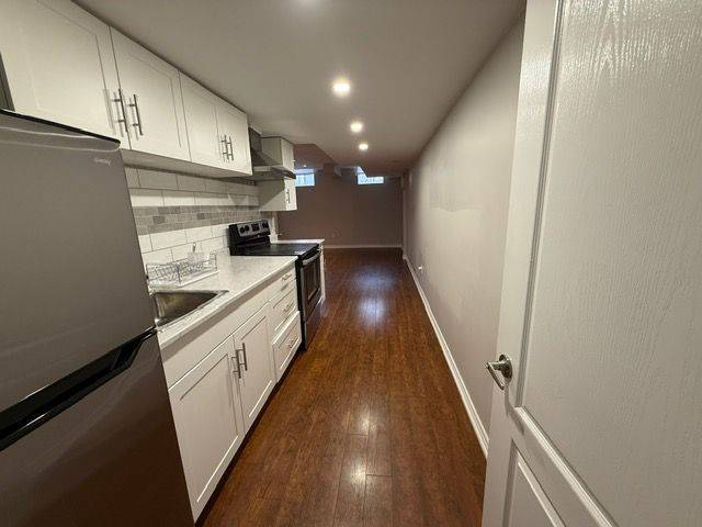 Milton, ON L9T 8M1,527 Miller WAY #Basement
