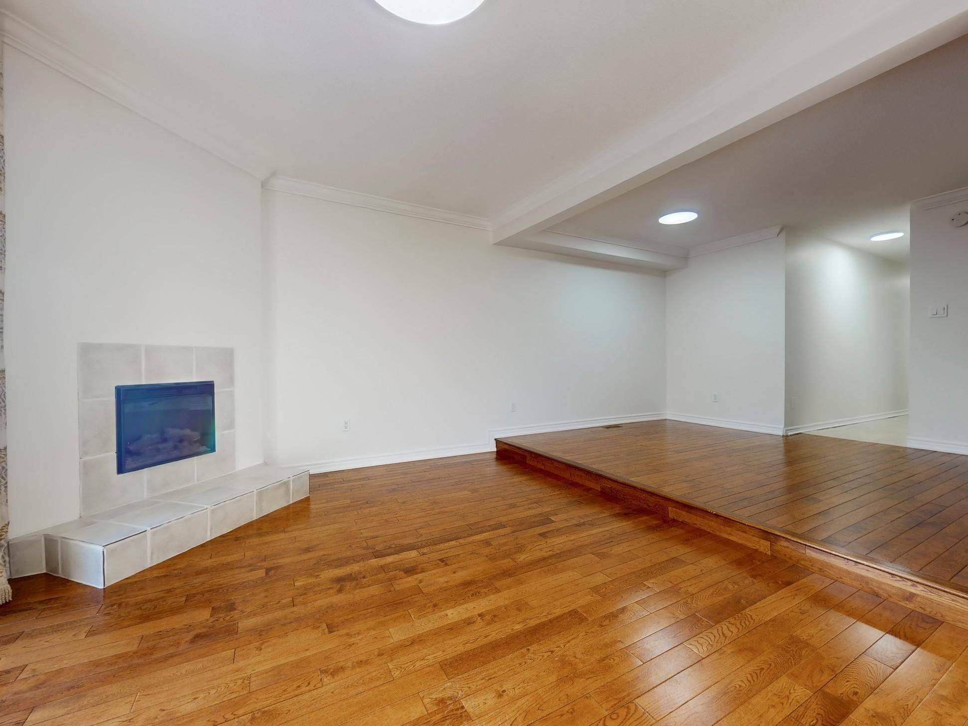 Mississauga, ON L5L 3T2,2205 South Millway N/A #112