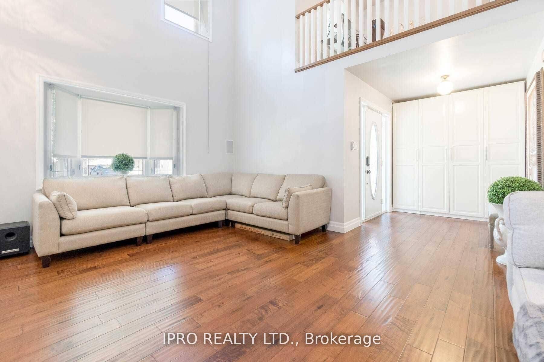 Brampton, ON L6X 1W8,18 Sunset BLVD