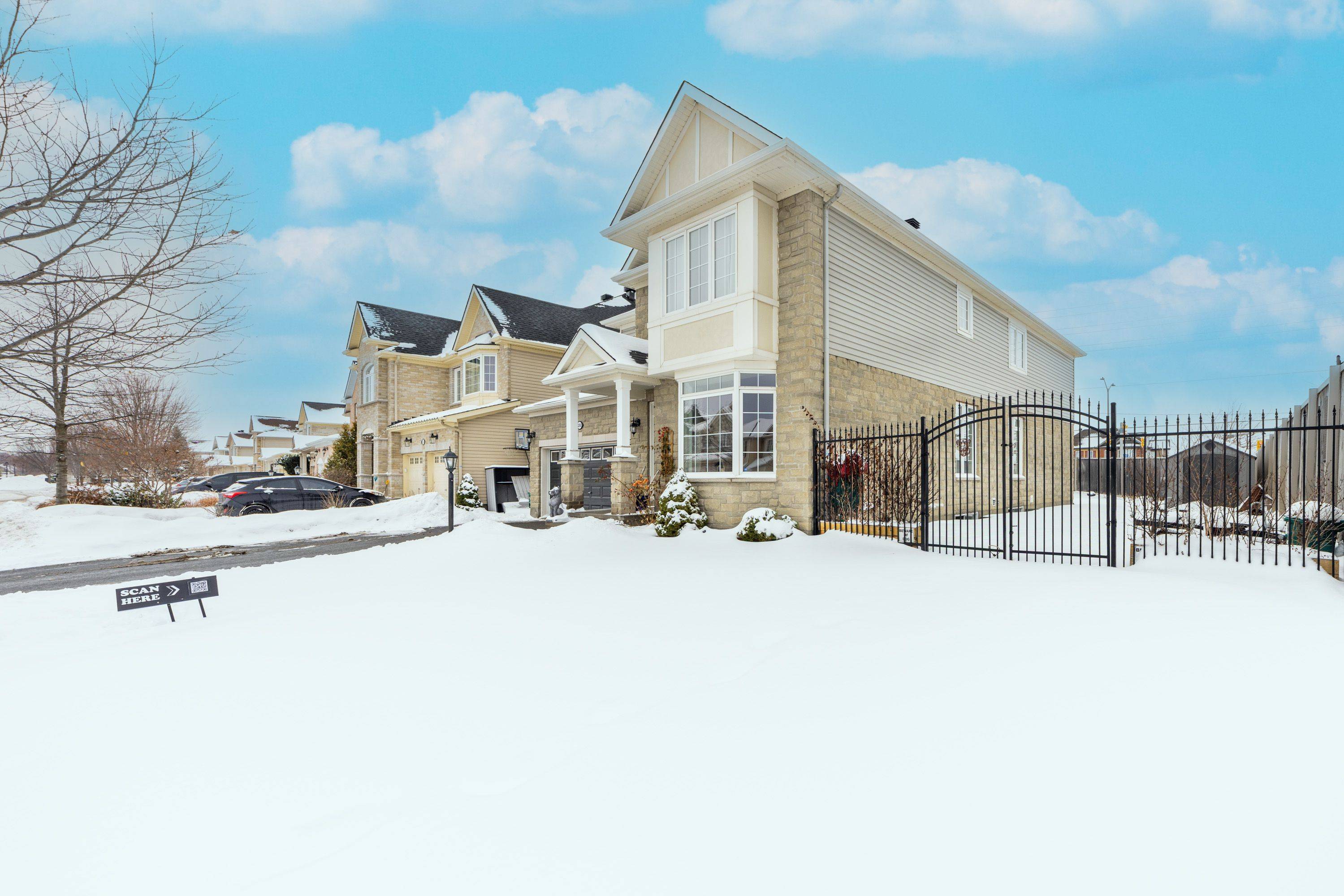 Barrhaven, ON K2J 5S9,200 Kinloch CT