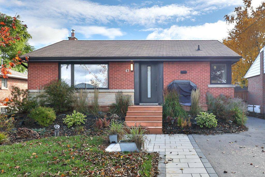 Hamilton, ON L8T 3R1,47 Castlefield DR #Upper