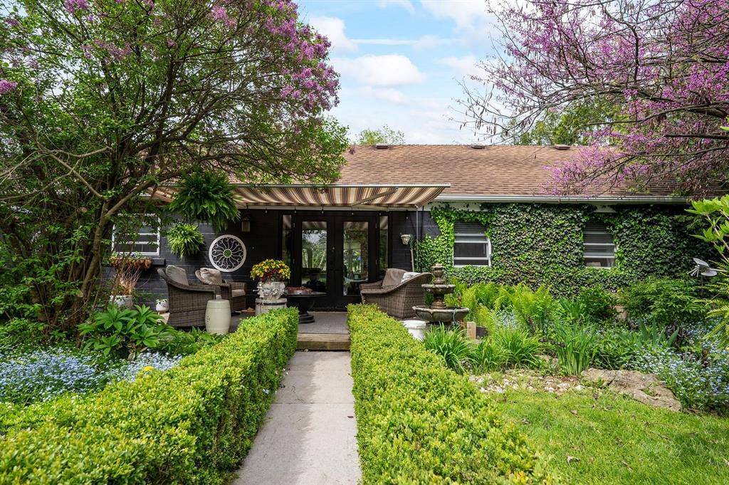 London South, ON N6C 3T9,514 Upper Queen ST