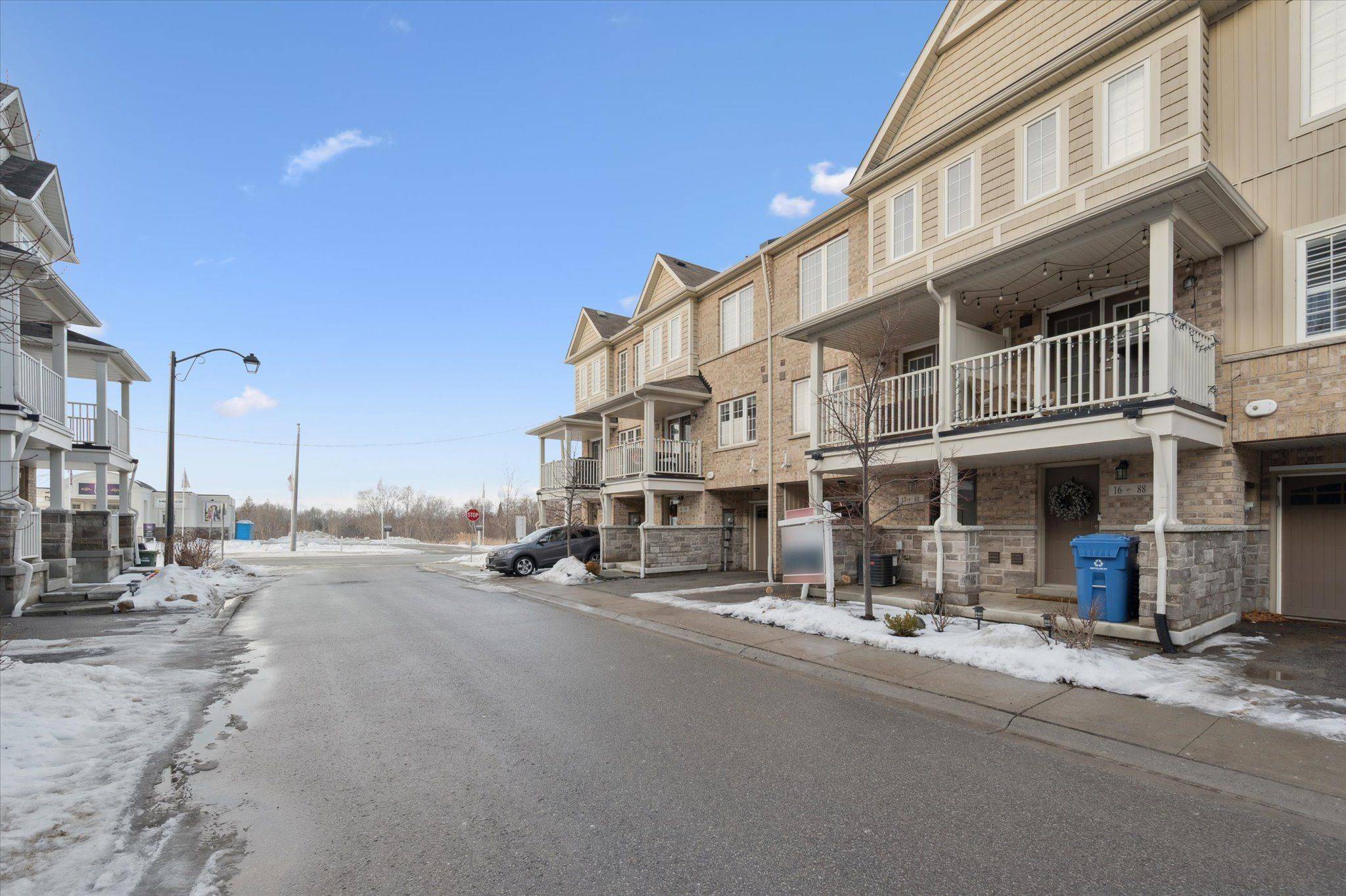 Guelph, ON N1L 0A1,88 DeCorso DR #17