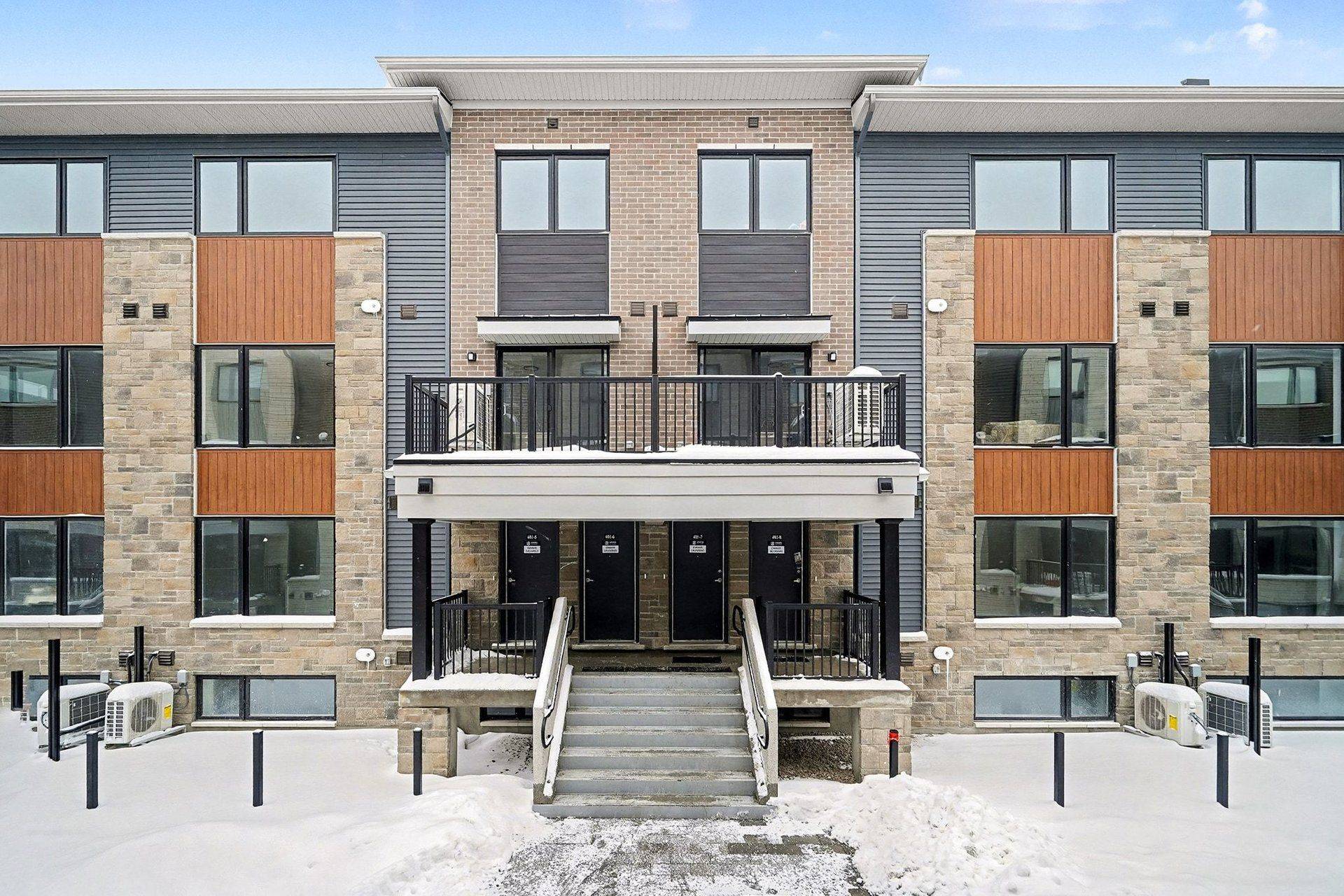 Barrhaven, ON K2J 5G3,401 Glenroy Gilbert DR #5