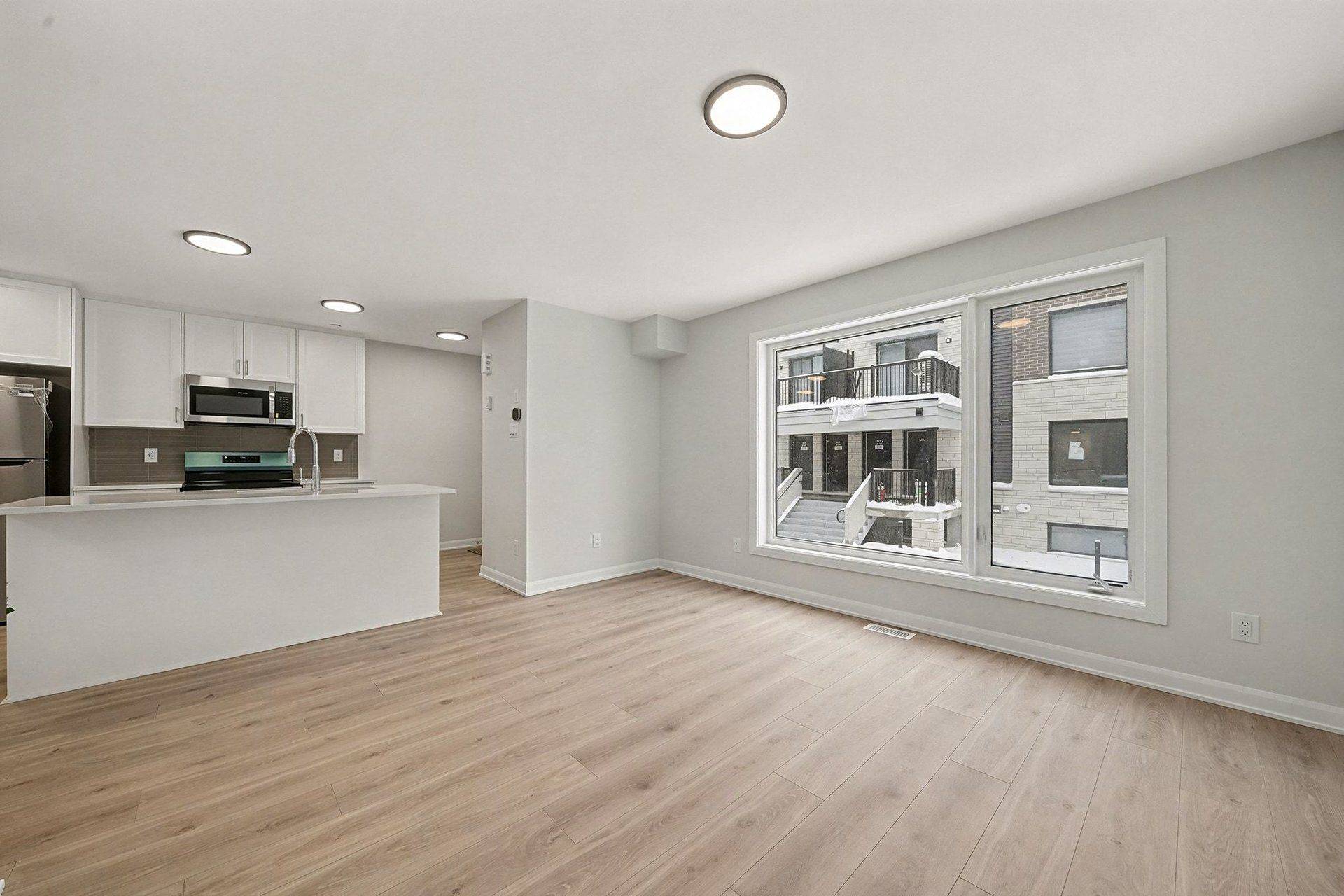 Barrhaven, ON K2J 5G3,401 Glenroy Gilbert DR #5