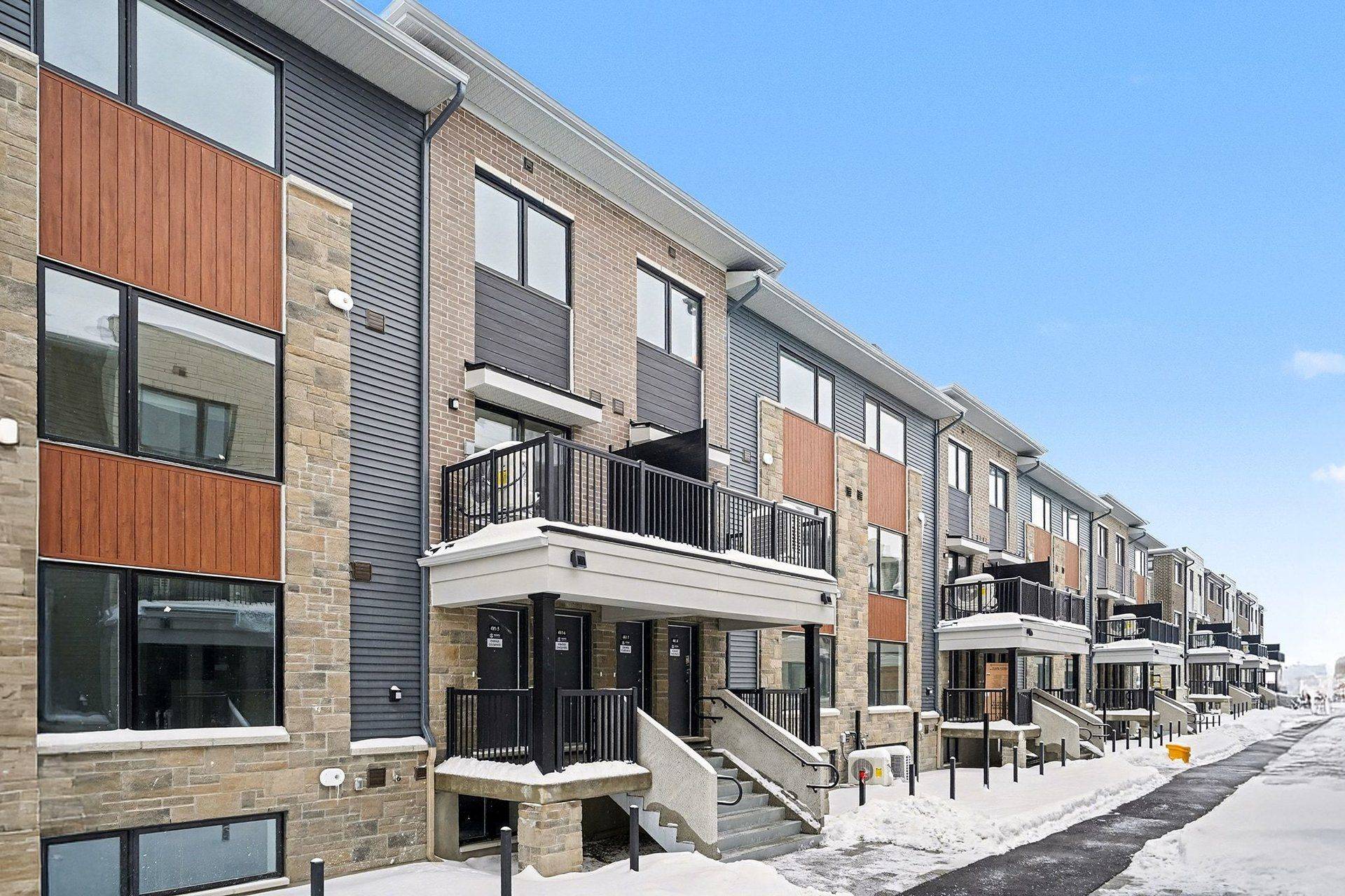 Barrhaven, ON K2J 5G3,401 Glenroy Gilbert DR #6