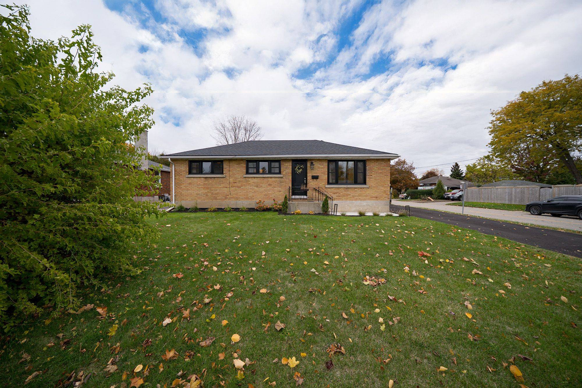 Brantford, ON N3S 7C1,37 Rowanwood AVE