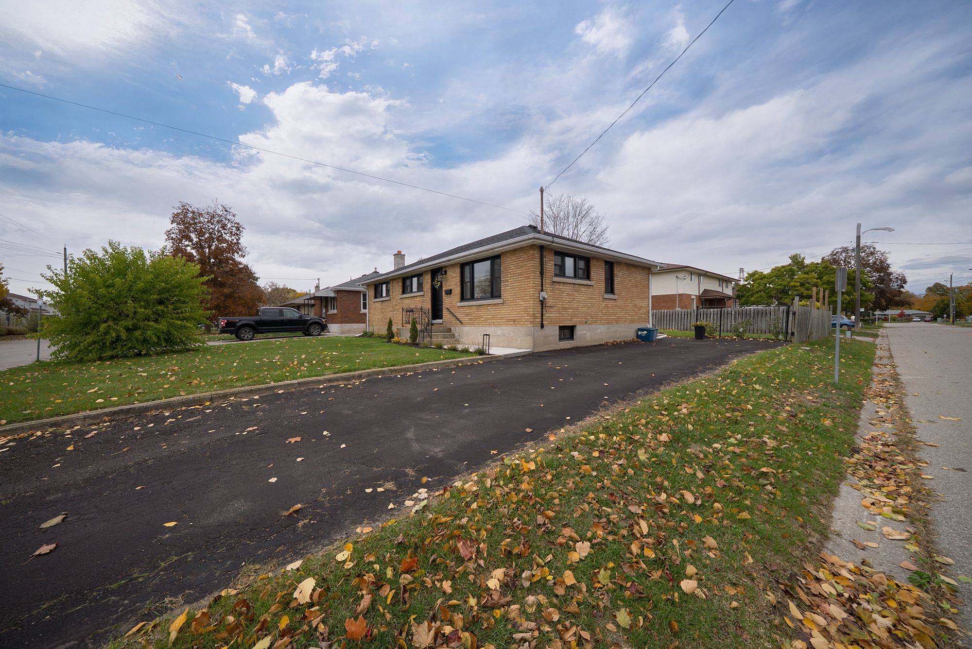 Brantford, ON N3S 7C1,37 Rowanwood AVE