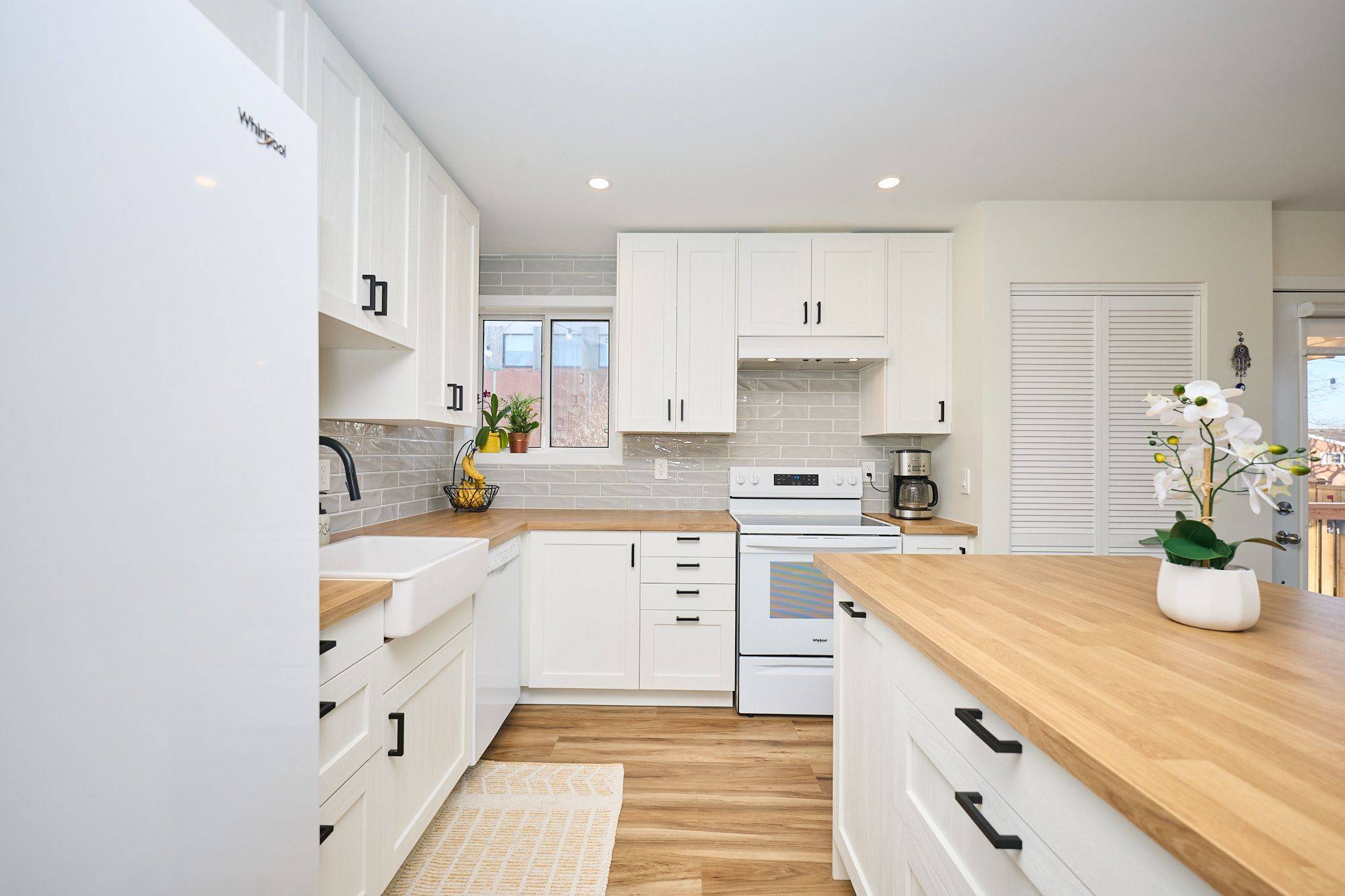 Fort Erie, ON L2A 6V3,141 Douglas ST