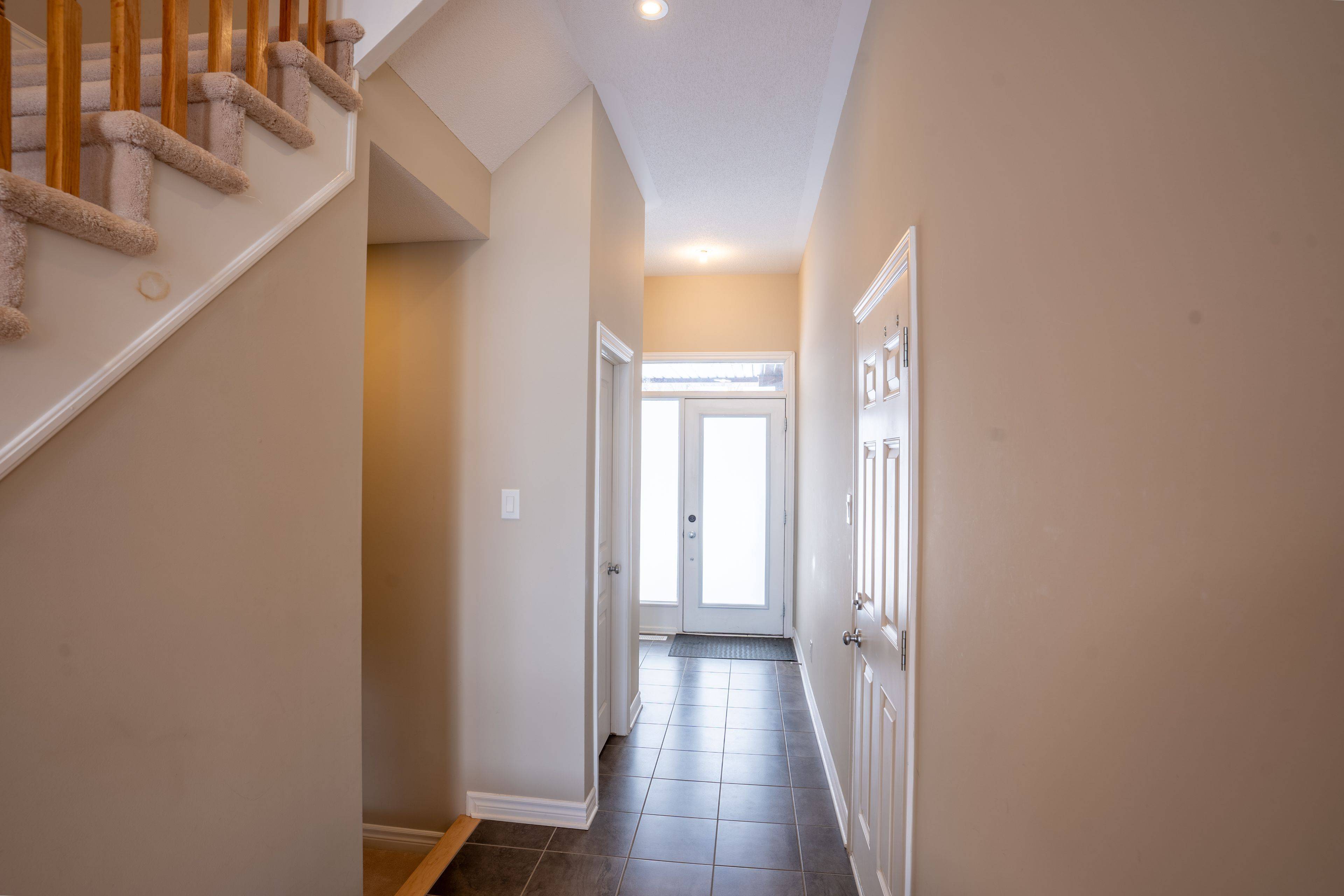 Kanata, ON K2T 0B7,914 Fletcher CIR