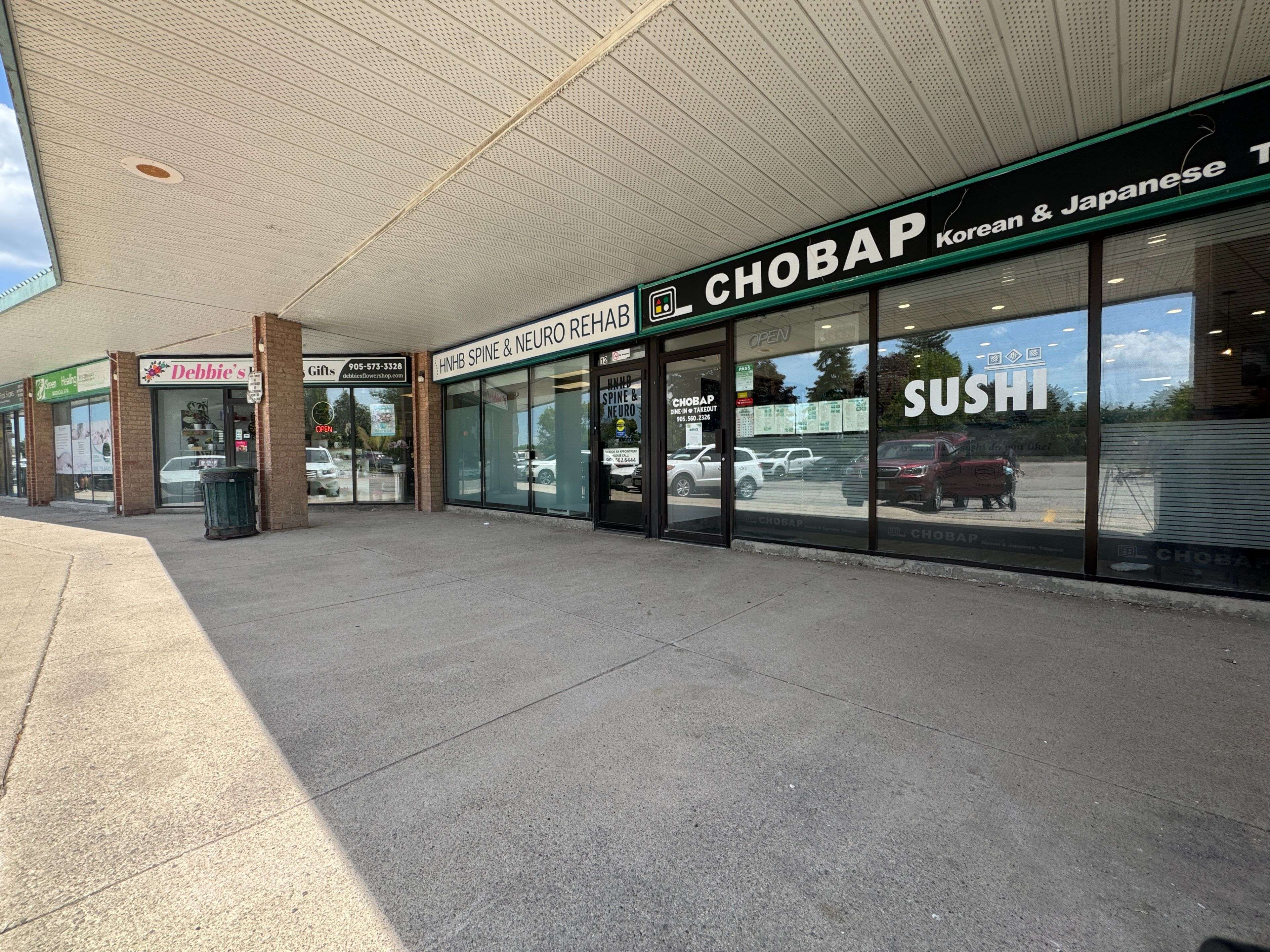 Hamilton, ON L8J 1P8,1050 Paramount DR ##13