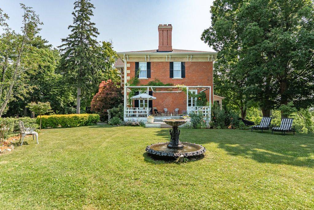 Hamilton, ON L9H 5E1,22 Hauser PL