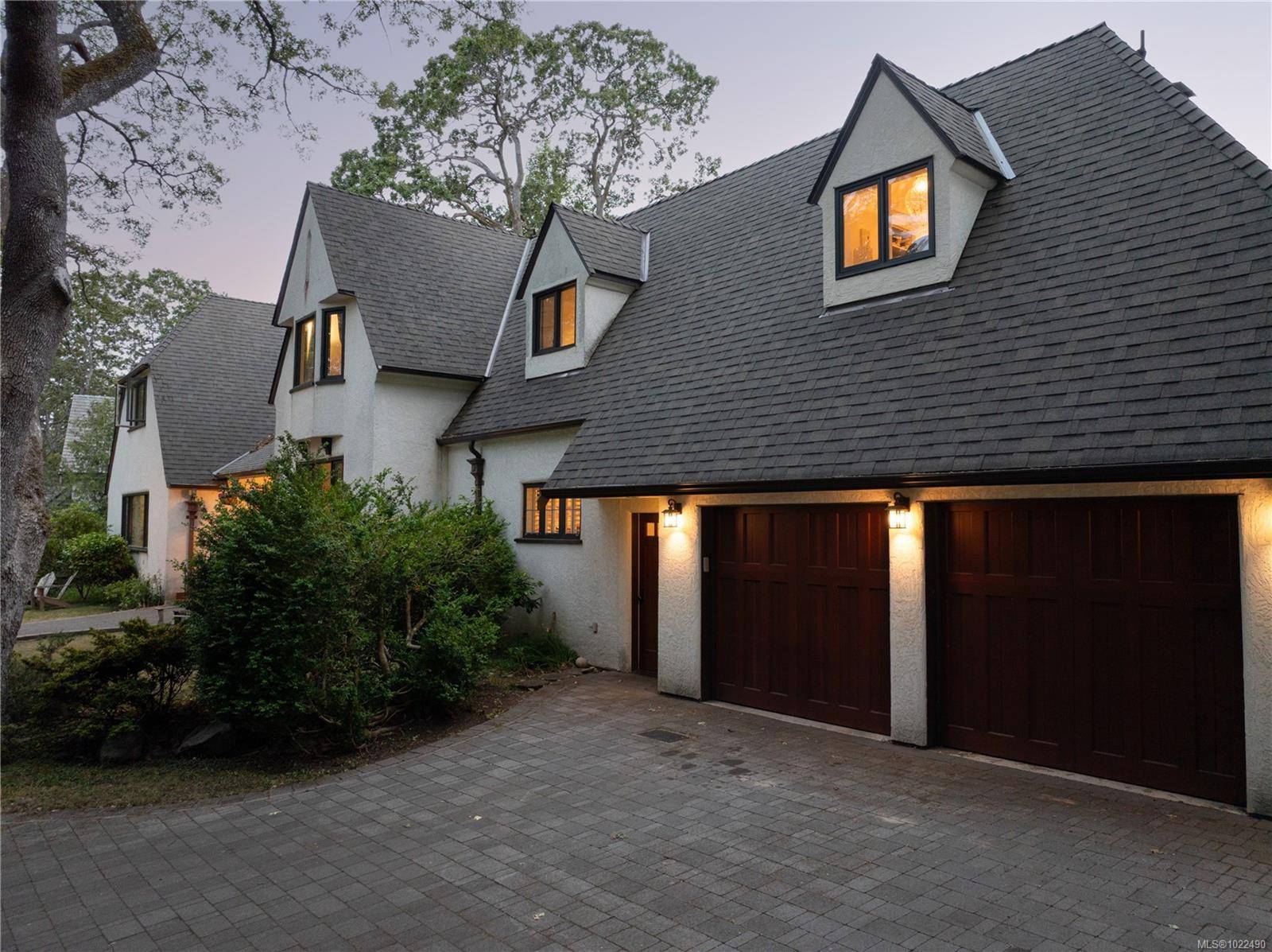 Oak Bay, BC V8R 6E6,3290 Upper Terrace Rd