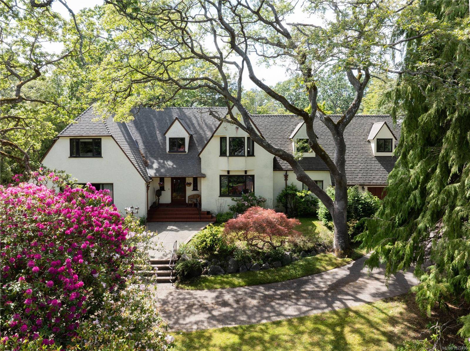 Oak Bay, BC V8R 6E6,3290 Upper Terrace Rd