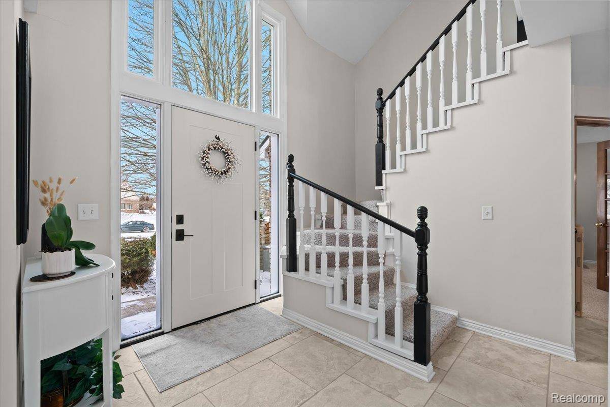 South Lyon, MI 48178,11163 Hammerstone DR