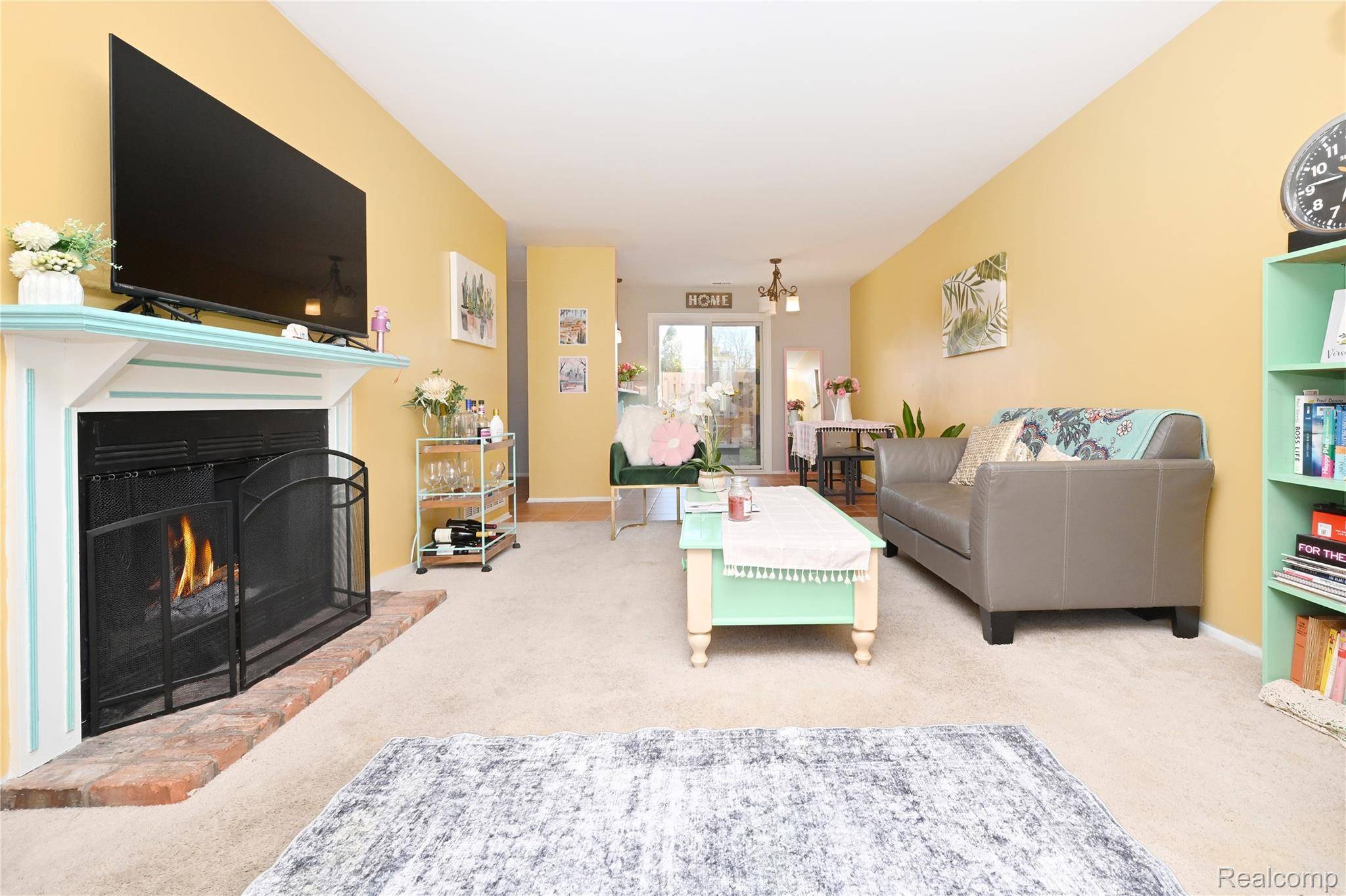 Royal Oak, MI 48073,2421 Samoset RD