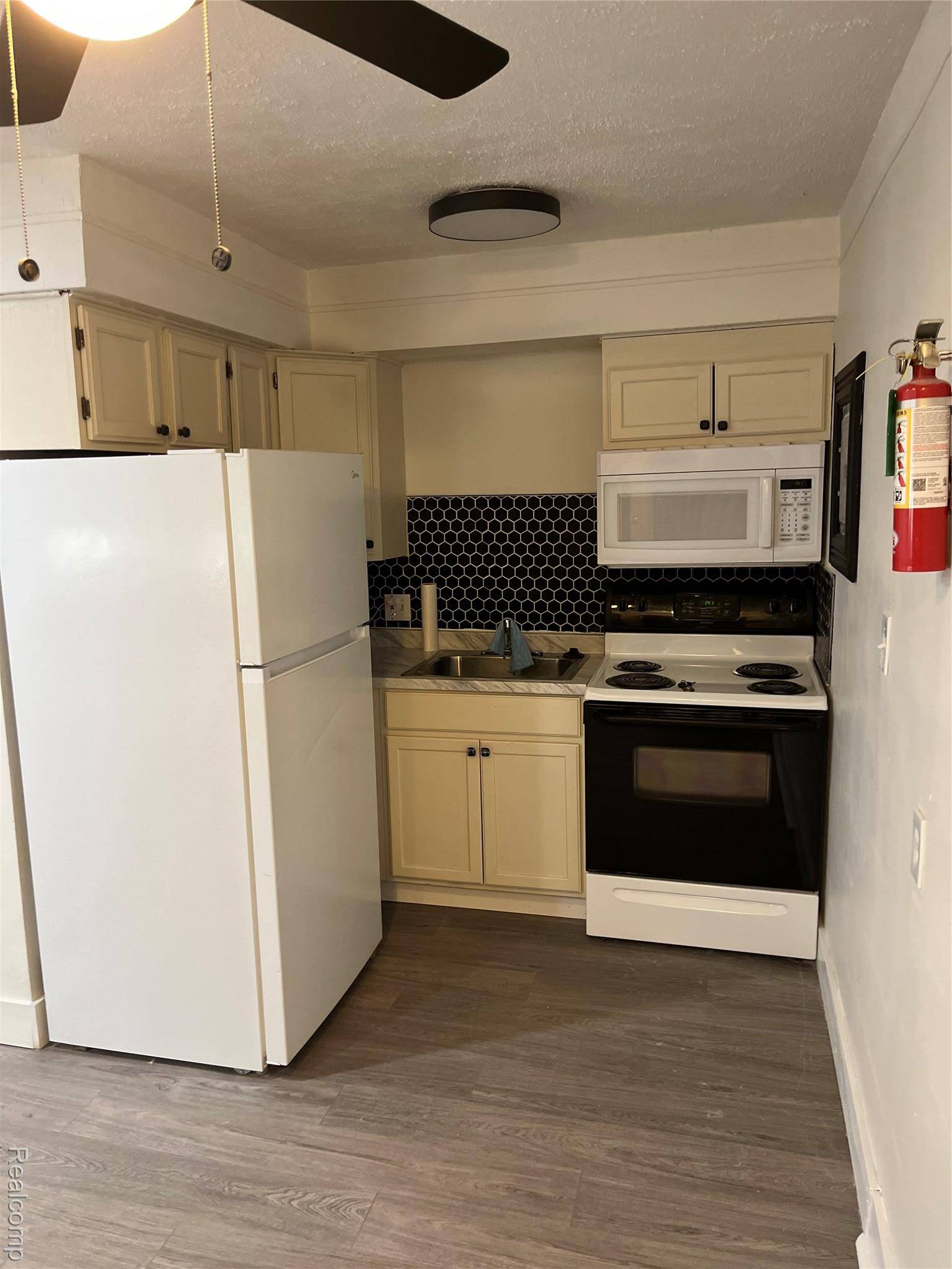 Detroit, MI 48228,15142 Tireman ST