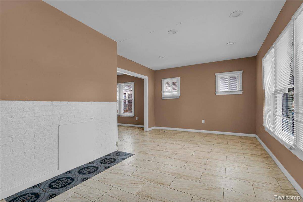 Detroit, MI 48204,11368 Nardin DR