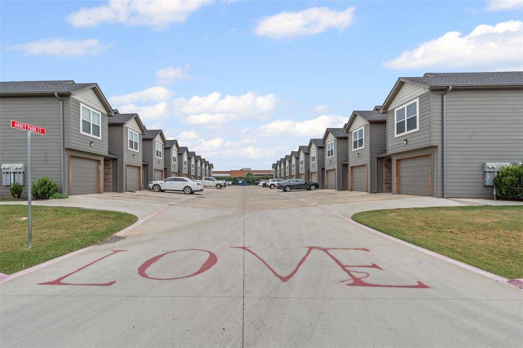 Granbury, TX 76049,129 Abbey Park Court