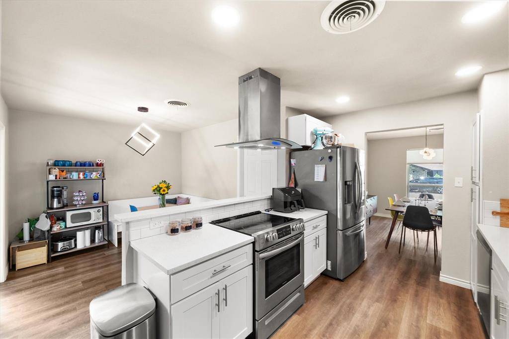 Fort Worth, TX 76103,4904 Fall River Drive