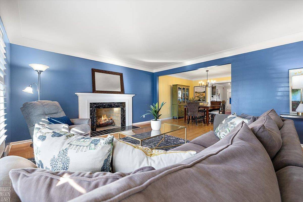 Grosse Pointe Woods, MI 48236,20127 W Ballantyne CT