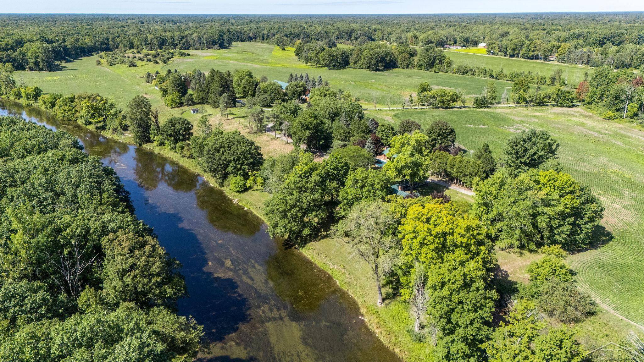 Midland, MI 48640,456/458 E Chippewa River RD