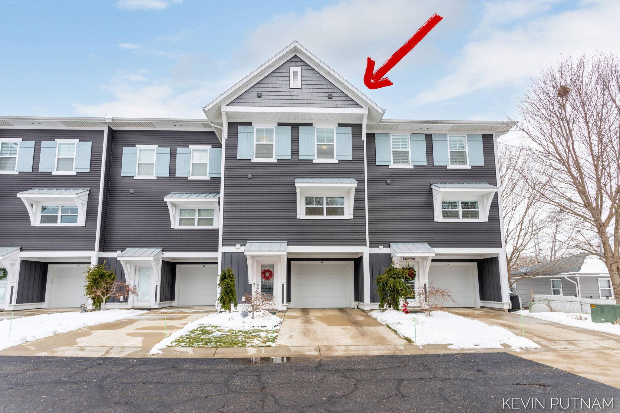 Douglas, MI 49406,160 Keewatin WAY #Unit D/9