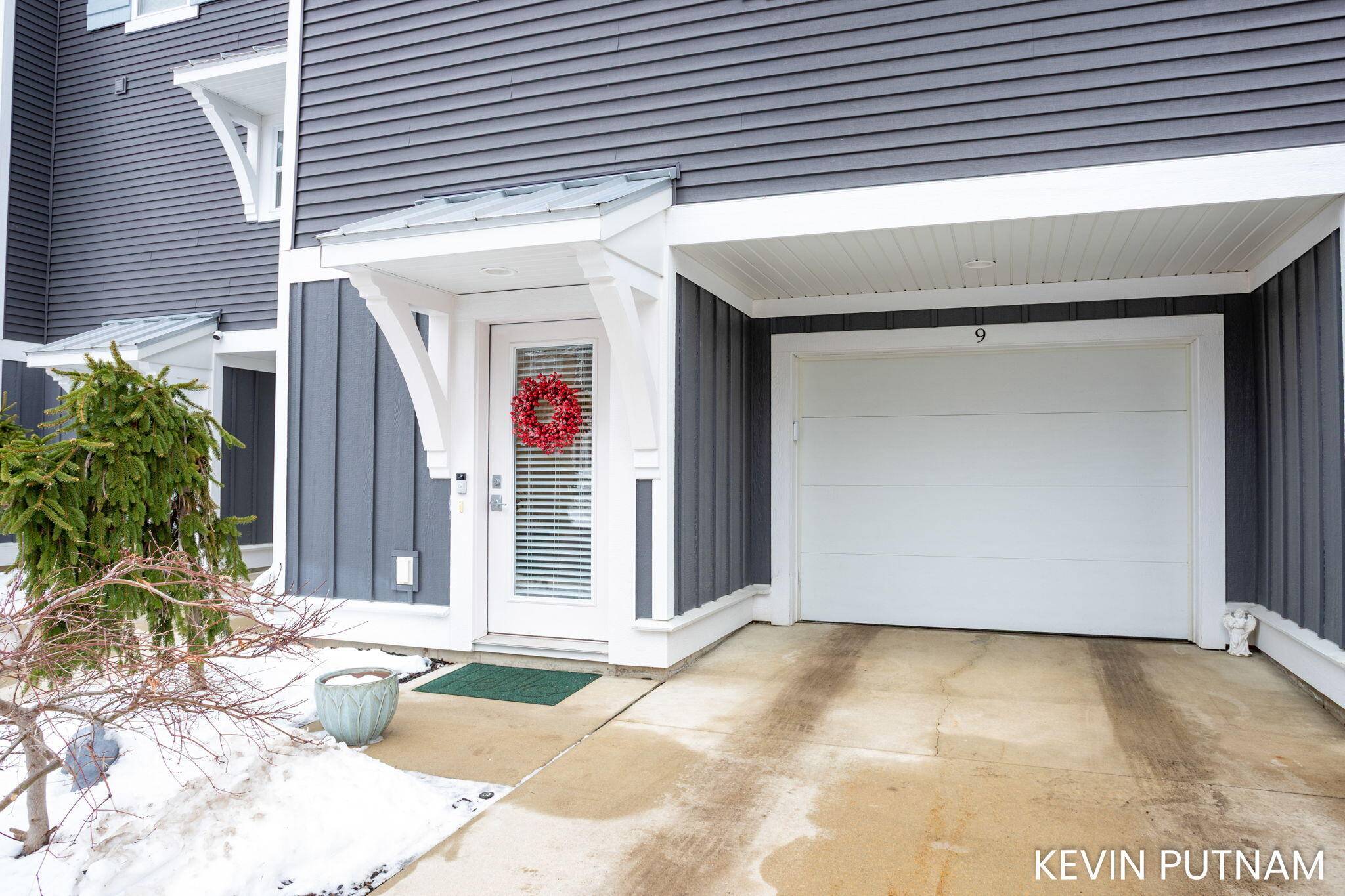 Douglas, MI 49406,160 Keewatin WAY #Unit D/9