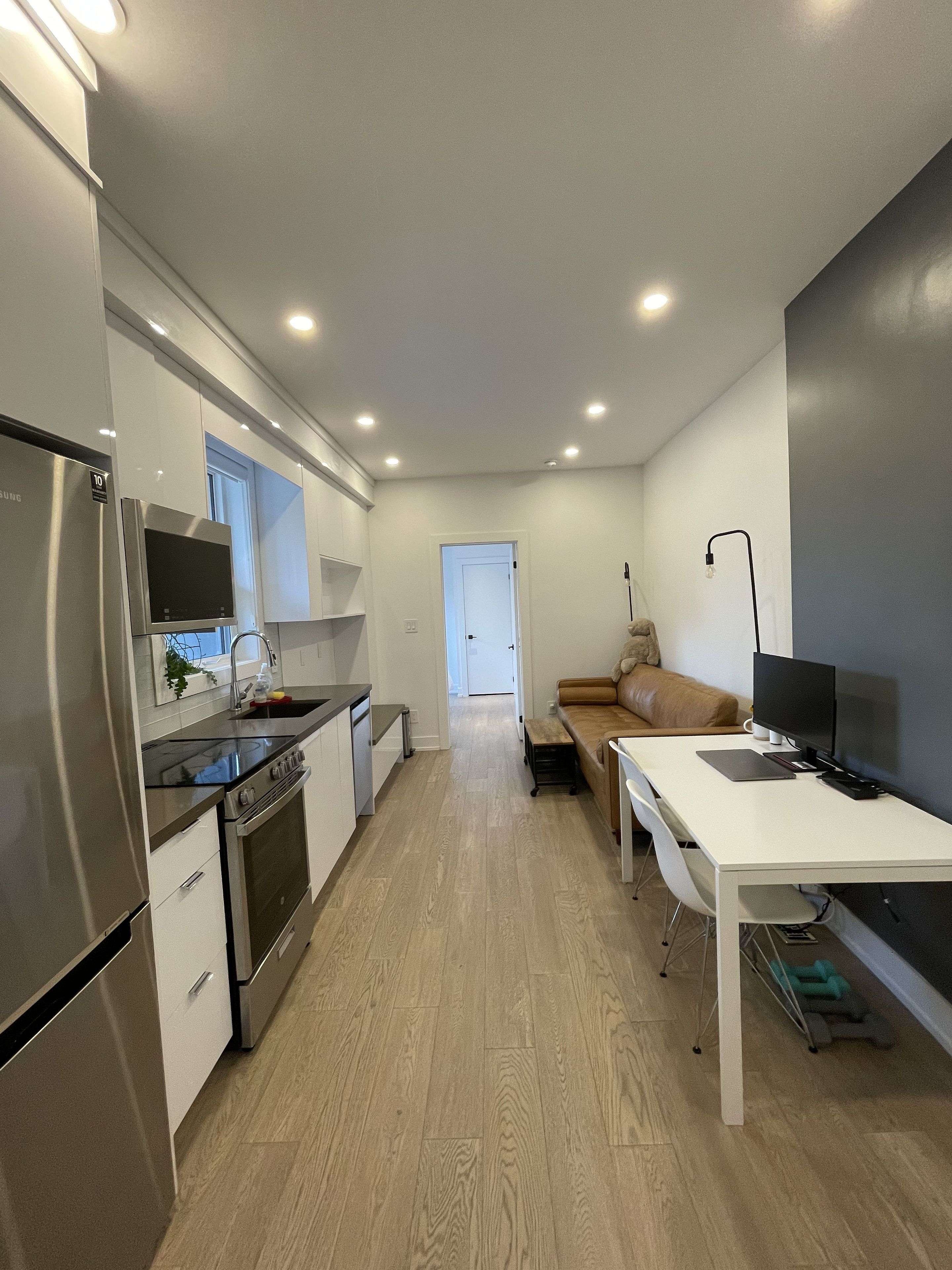 Toronto C01, ON M6J 2M3,17 Claremont ST #Back