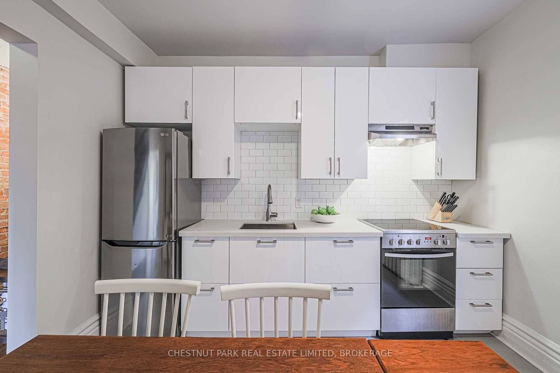 Toronto C01, ON M6G 2T3,553 Euclid AVE #Upper