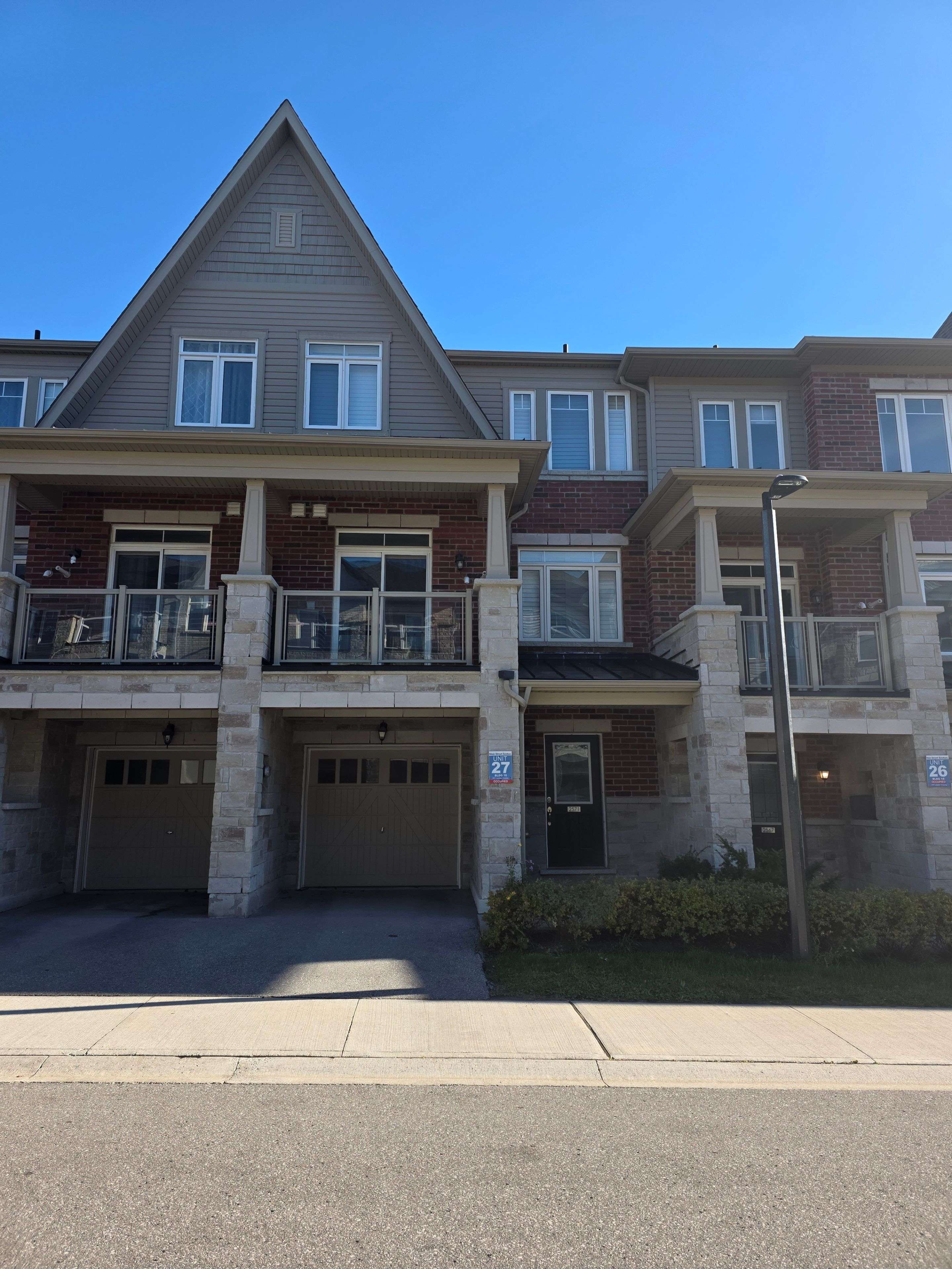 Pickering, ON L1X 0E6,2571 Ladyfern XING #27